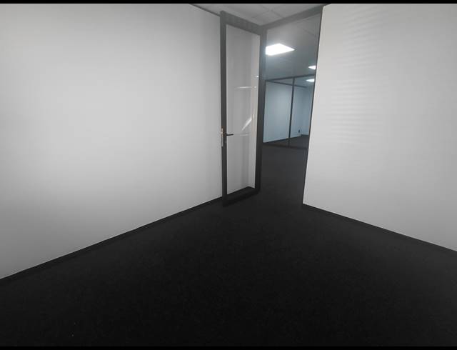 333M² OFFICE TO LET IN BRYANSTON